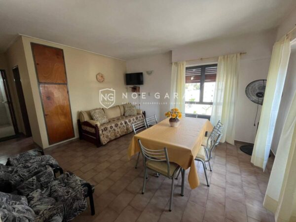 Departamento en alquiler anual en pleno centro.