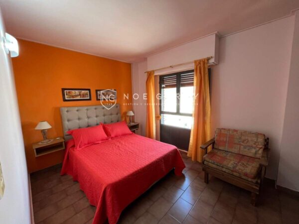 Departamento en alquiler anual en pleno centro. - Imagen 3