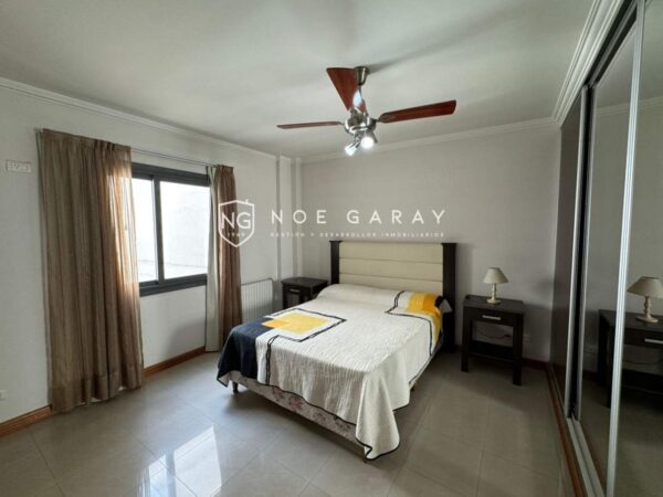 Departamento en venta con balcón a la calle, piscina y cochera - Imagen 10