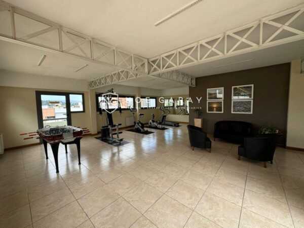 Departamento en venta con balcón a la calle, piscina y cochera - Imagen 16