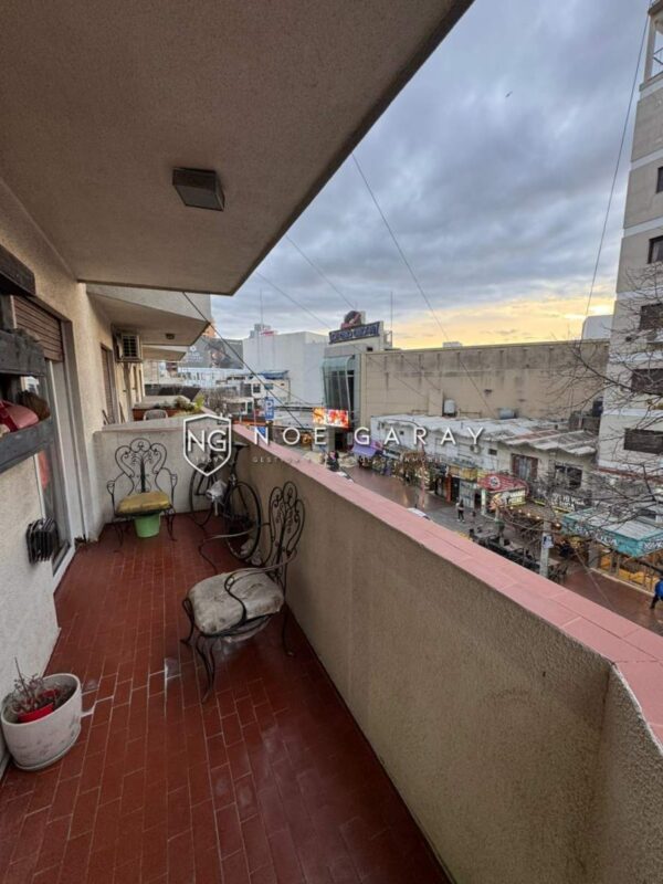 Dpto en venta a metros de la Peatonal de Carlos Paz con balcon y cochera - Imagen 9