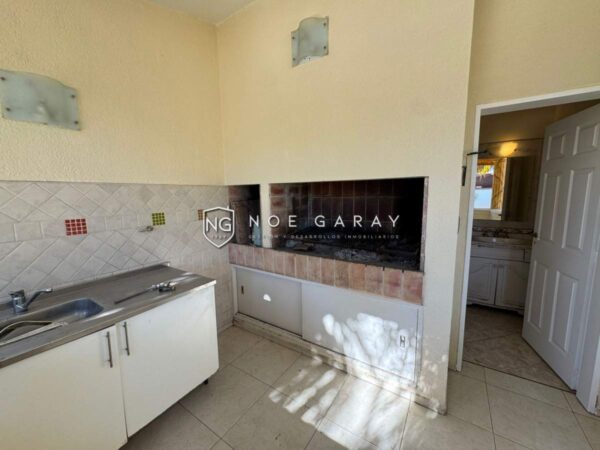 Casa en venta con piscina y quincho en B. Santa Rita - Imagen 24