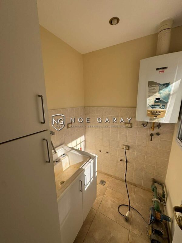Casa en venta con piscina y quincho en B. Santa Rita - Imagen 7