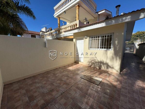Casa en venta con piscina y quincho en B. Santa Rita - Imagen 8