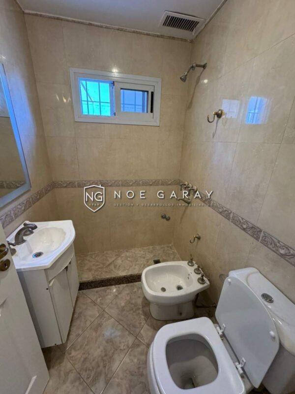 Casa en venta con piscina y quincho en B. Santa Rita - Imagen 11