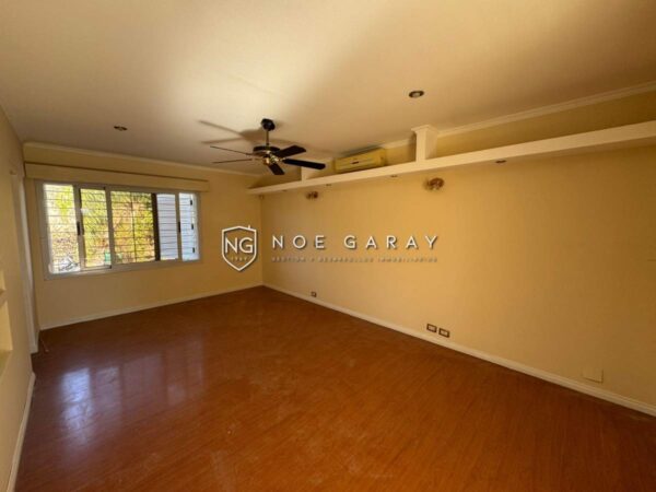 Casa en venta con piscina y quincho en B. Santa Rita - Imagen 13