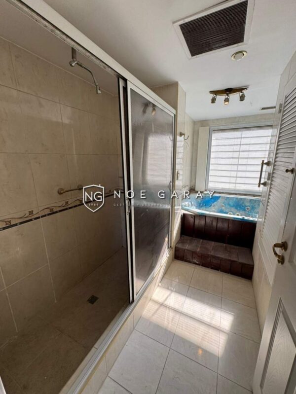 Casa en venta con piscina y quincho en B. Santa Rita - Imagen 16