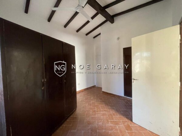 Departamento en alquiler anual con patio - Imagen 3