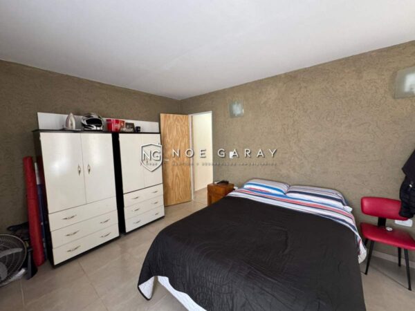 Complejo de 4 Departamentos en Venta con piscina y cochera - Imagen 5