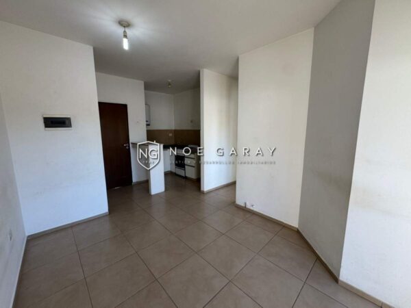 Dpto en alquiler anual con balcon a la calle - Imagen 4