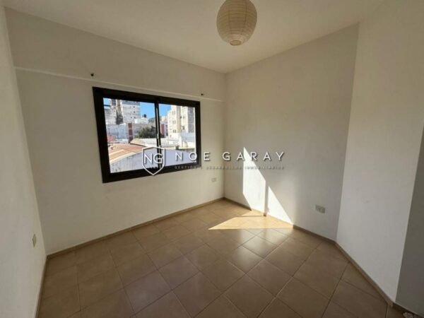 Dpto en alquiler anual con balcon a la calle - Imagen 7