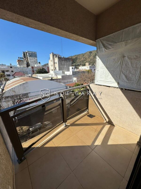 Dpto en alquiler anual con balcon a la calle - Imagen 9