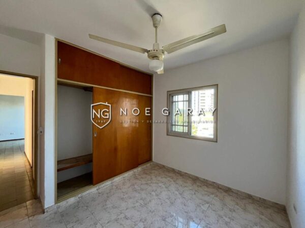Dpto centrico en alquiler con balcon y cochera - Imagen 8