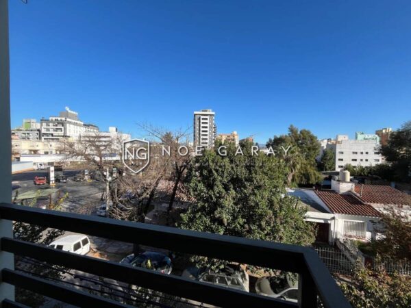 Dpto centrico en alquiler con balcon y cochera - Imagen 11