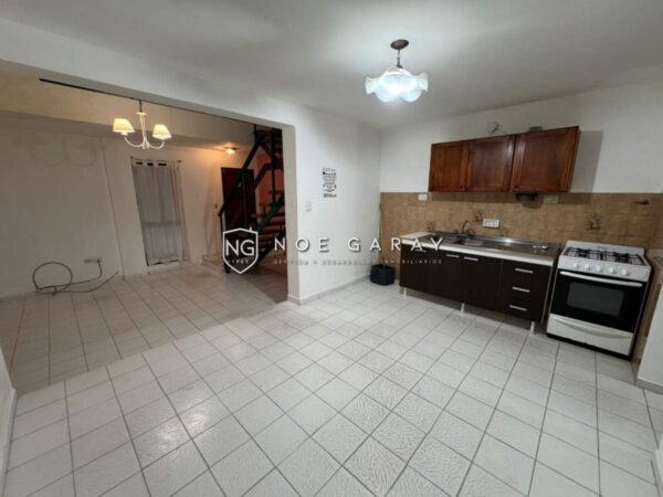 Duplex en alquiler anual cerca de la costanera - Imagen 4