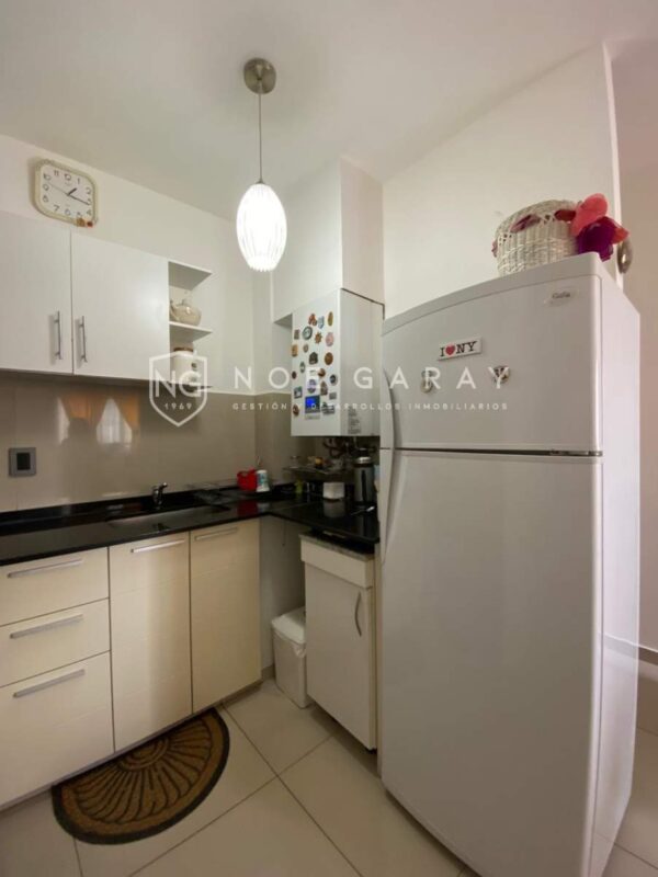 Dpto en venta en calle Hipolito Irigoyen - Imagen 2