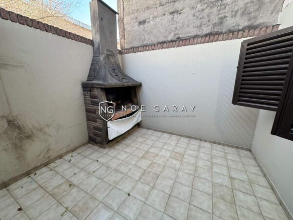 Dpto en alquiler anual con patio propio - Imagen 5
