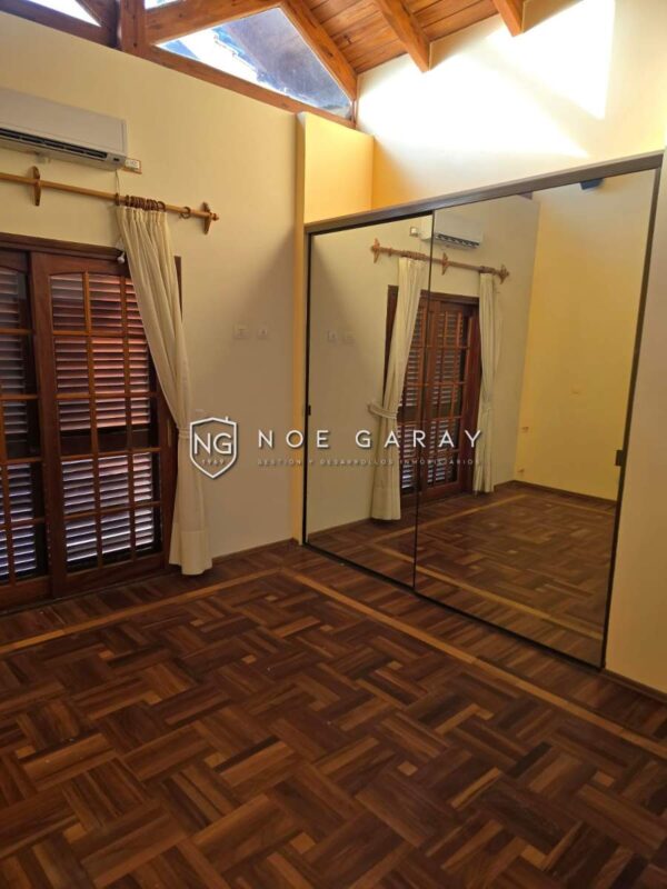 Casa en venta en Lago Azul  Vista al Lago San Roque Mas  Departamento independiente - Imagen 9