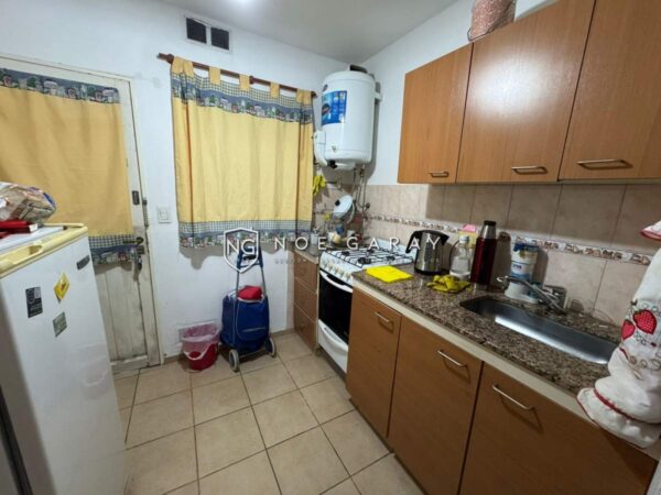 Duplex en alquiler anual a 1 cuadra de carcano - Imagen 4