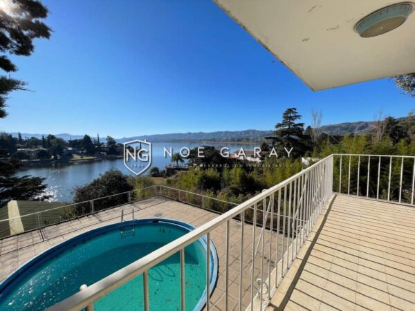 Casa en Venta con vista al lago en Carlos paz