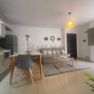 Departamento en venta en Jose Muñoz con patio propio y cochera