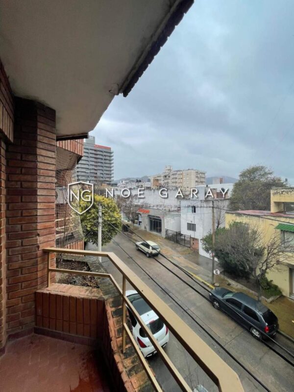 Departamento 2 dormitorios en alquiler anual balcón a la calle sobre Las Heras - Imagen 13
