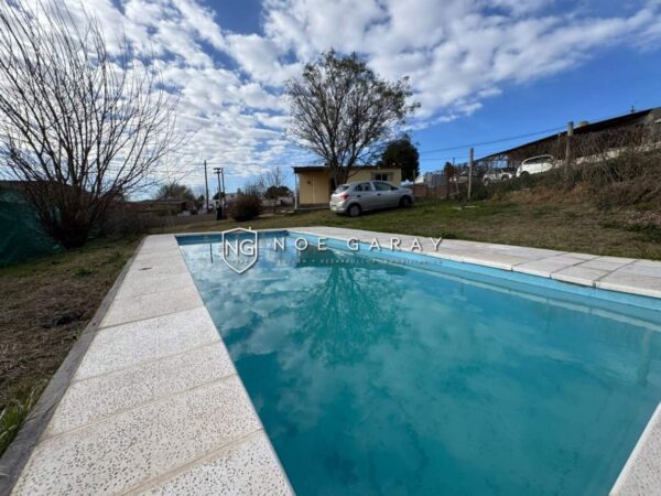 Casa en venta con vista a las sierras y gran terreno