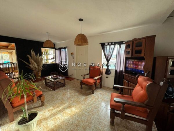 Casa en venta con vista a las sierras y gran terreno - Imagen 3