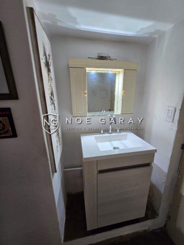 Dpto con patio propio en venta a  cuadra del centro - Imagen 6