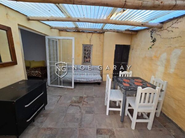 Dpto con patio propio en venta a  cuadra del centro - Imagen 9