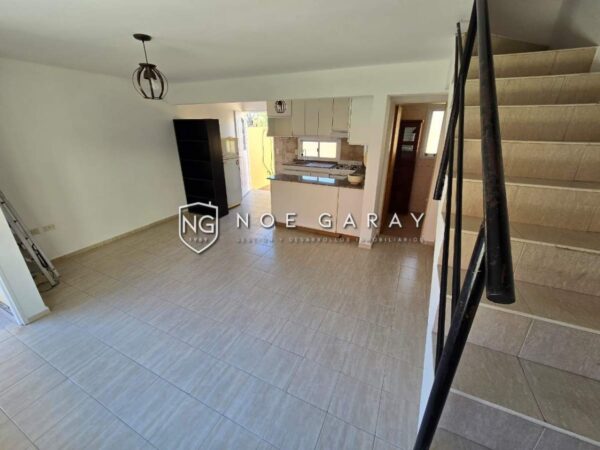 Dpto duplex en alquiler anual - Imagen 3