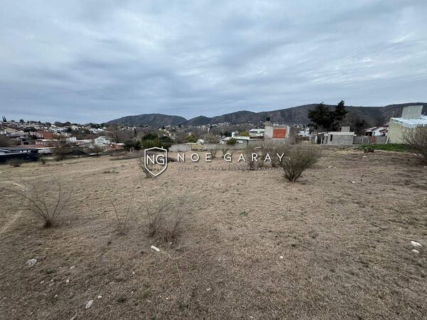 Lote en venta en zona industrial - Imagen 4