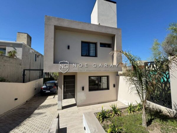 Casa en venta a pocas cuadras del Balneario El Fantasio