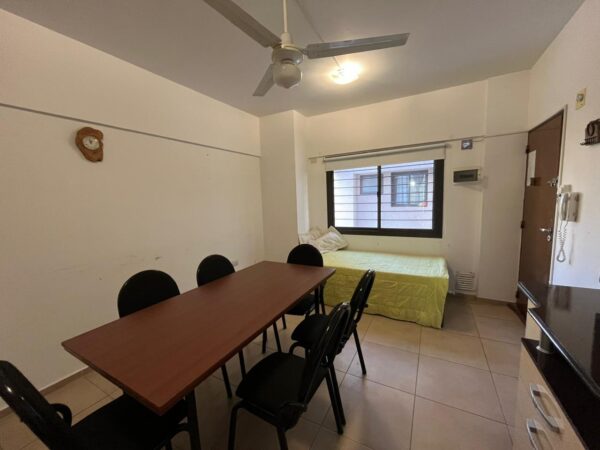 Departamento en venta con cochera a pocas cuadras de la peatonal