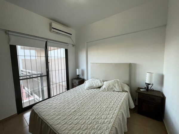 Departamento en venta con cochera a pocas cuadras de la peatonal - Imagen 4