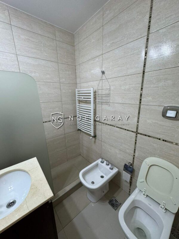 Dpto en venta a una cuadra de la peatonal - Imagen 7