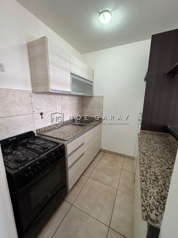 Dpto en venta con balcon a 1 cuadra de la costanera y del Reloj Cucú - Imagen 4