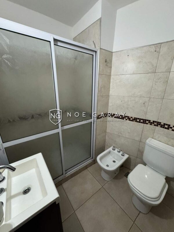 Dpto en venta con balcon a 1 cuadra de la costanera y del Reloj Cucú - Imagen 7