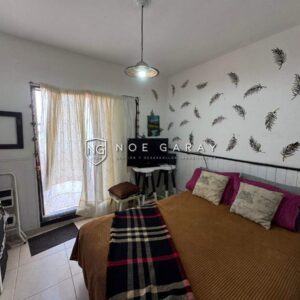 Departamento en venta en pleno centro con gran terraza propia.