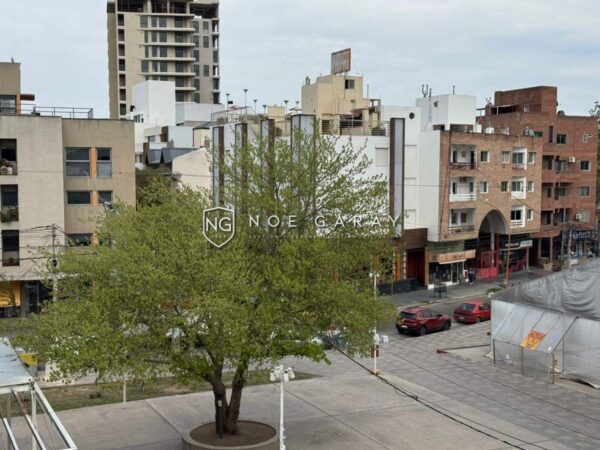 Departamento en venta en pleno centro con gran terraza propia. - Imagen 6