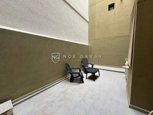 Departamento en venta con patio propio, cochera y pileta - Imagen 9