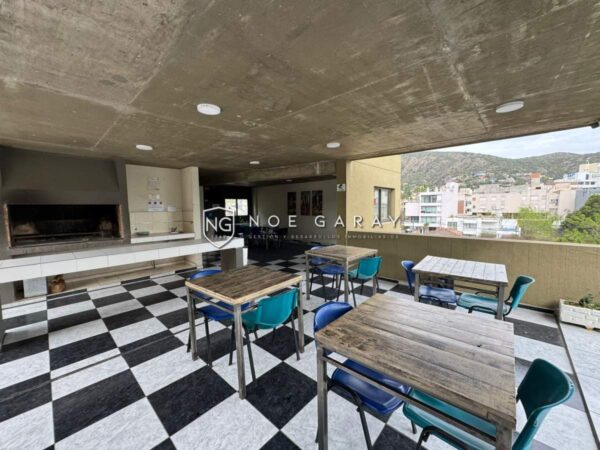 Departamento en venta con patio propio, cochera y pileta - Imagen 10