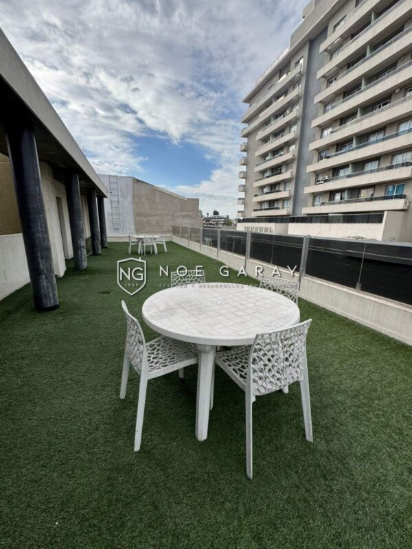 Departamento en venta con patio propio, cochera y pileta - Imagen 14