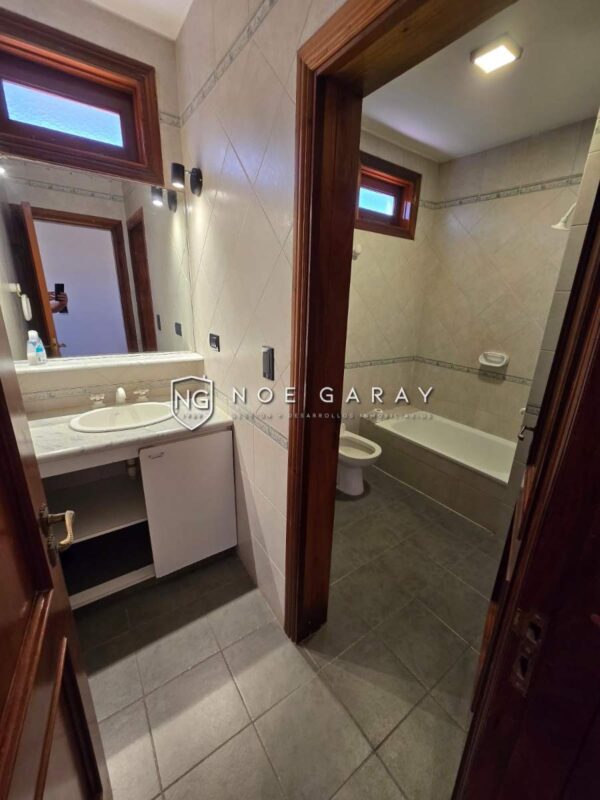 Casa en venta en Villa Carlos Paz con vista panorámica de la ciudad, las sierras y el Lago San Roque - Imagen 15