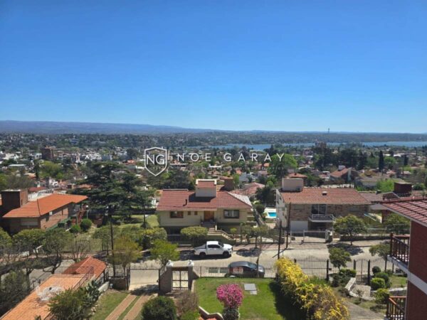 Casa en venta en Villa Carlos Paz con vista panorámica de la ciudad, las sierras y el Lago San Roque - Imagen 25