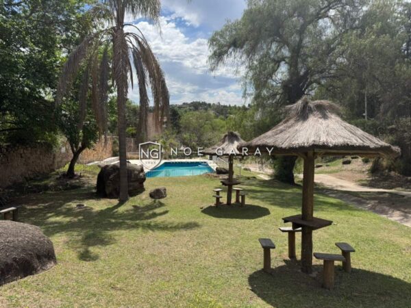 Departamento en venta con balcón terraza y bajada al lago