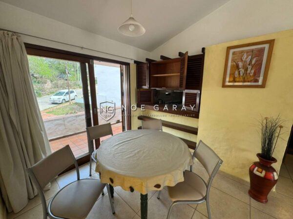Departamento en venta con balcón terraza y bajada al lago - Imagen 2