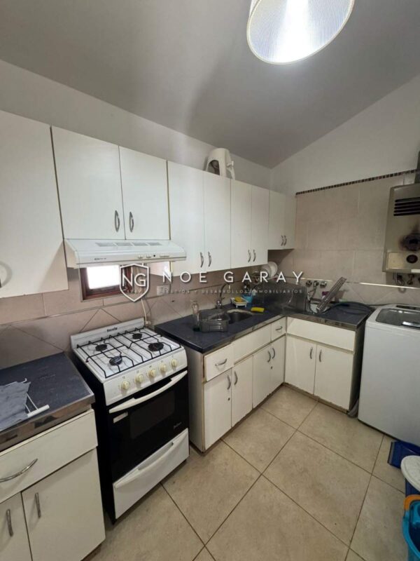 Departamento en venta con balcón terraza y bajada al lago - Imagen 4
