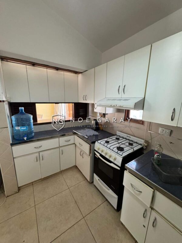Departamento en venta con balcón terraza y bajada al lago - Imagen 5