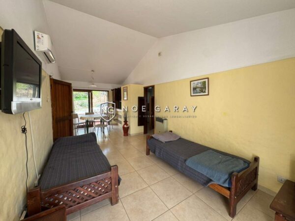 Departamento en venta con balcón terraza y bajada al lago - Imagen 6